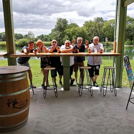 Belle Riviere 캠프장 Chaniers