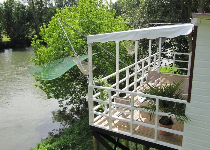 مكان تخييم Belle Riviere *