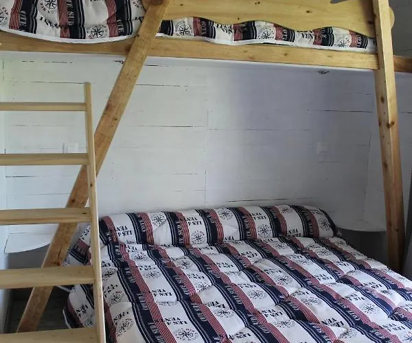 Belle Riviere مكان تخييم *