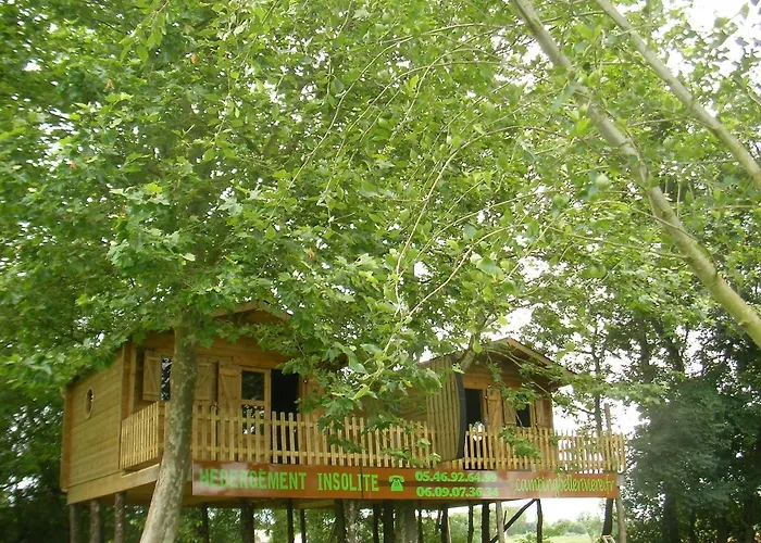 Belle Riviere مكان تخييم Chaniers