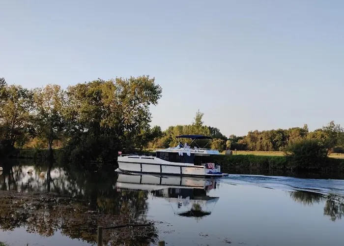 مكان تخييم Belle Riviere