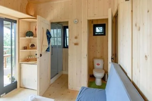 Belle Riviere مكان تخييم