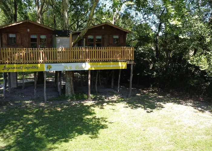 Belle Riviere مكان تخييم