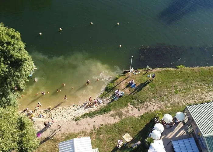 مكان تخييم Belle Riviere